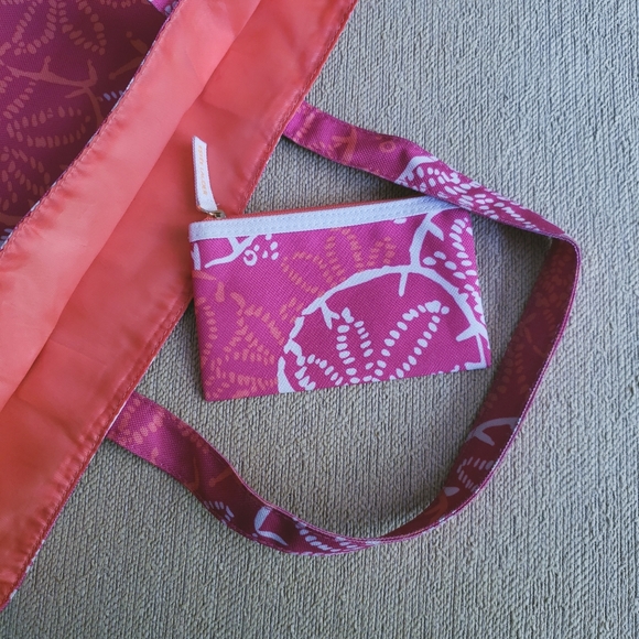 EUC Lilly Pulitzer Estēe Lauder Tote & Coin Purse - Picture 3 of 8